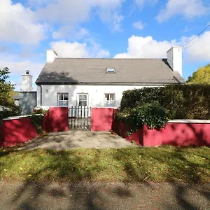 Holiday home Julie's 